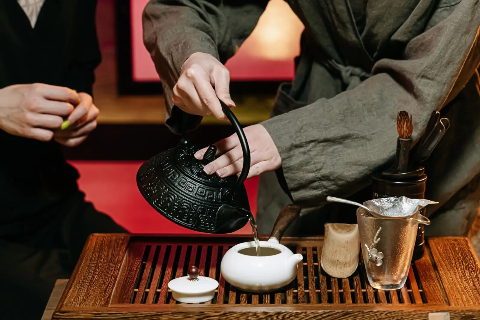 导柱导套与直线轴承在模具装配中的选型搭配方案