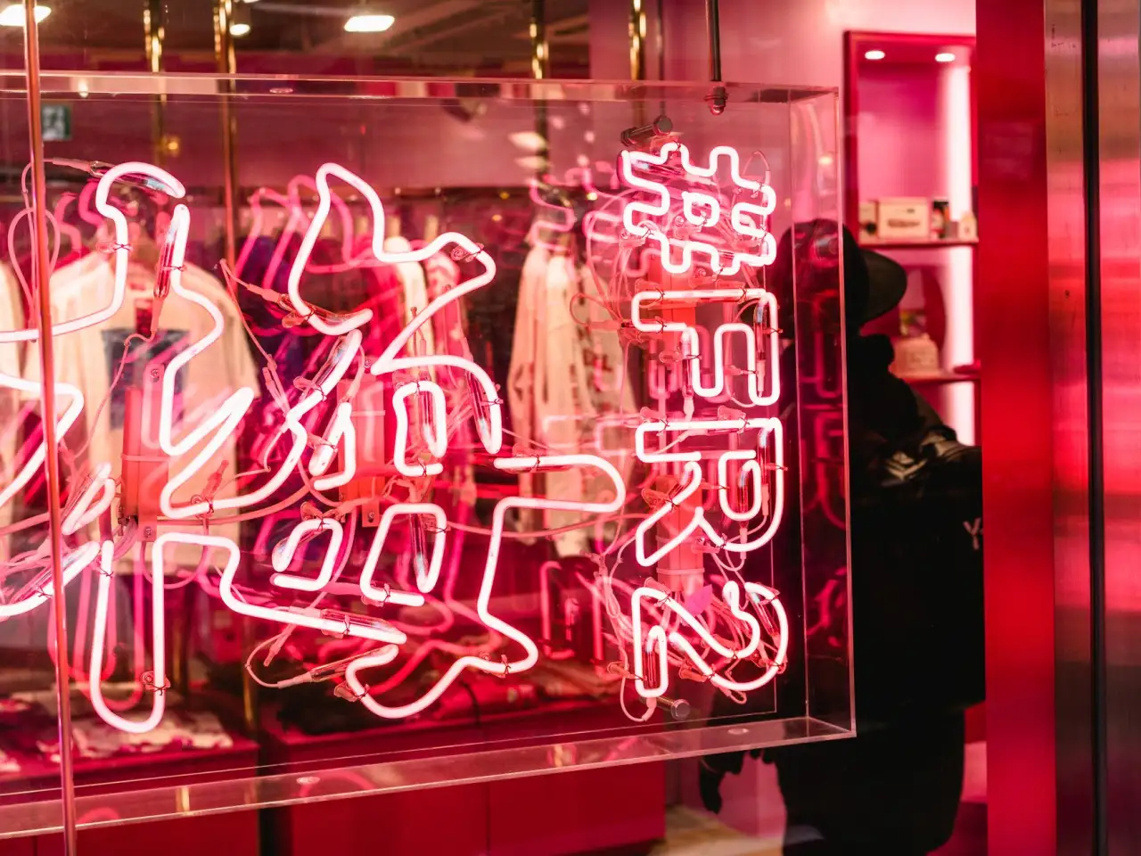 导柱导套选型指南：如何匹配模具制造中的直线运动需求